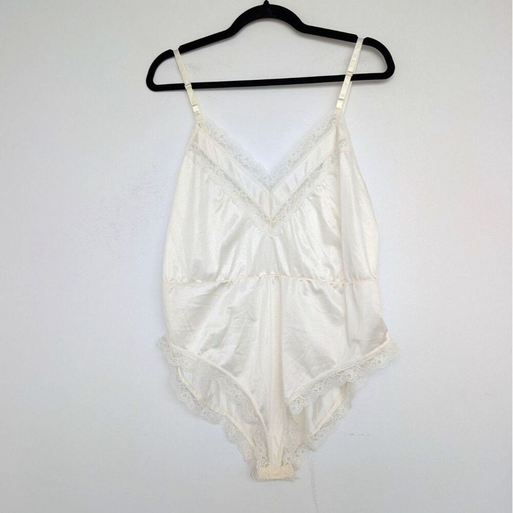 Vintage Lace Trim Spaghetti Strap V Neck Camisole Bodysuit Sz S Made in USA 80s